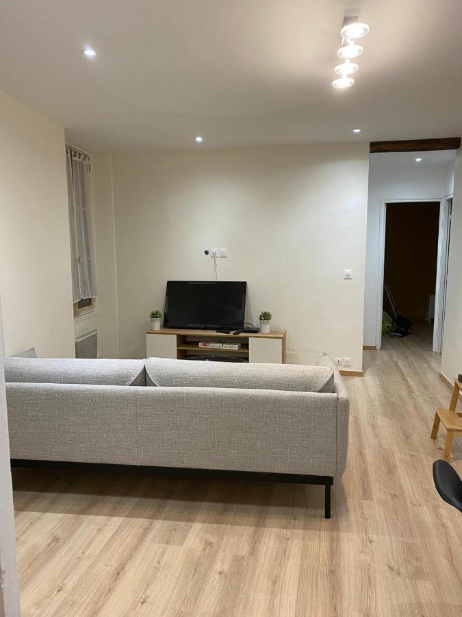 Grand F4 De 71M2 Pour 6 Personnes En Plein Centre Ville Arpajon Exterior photo